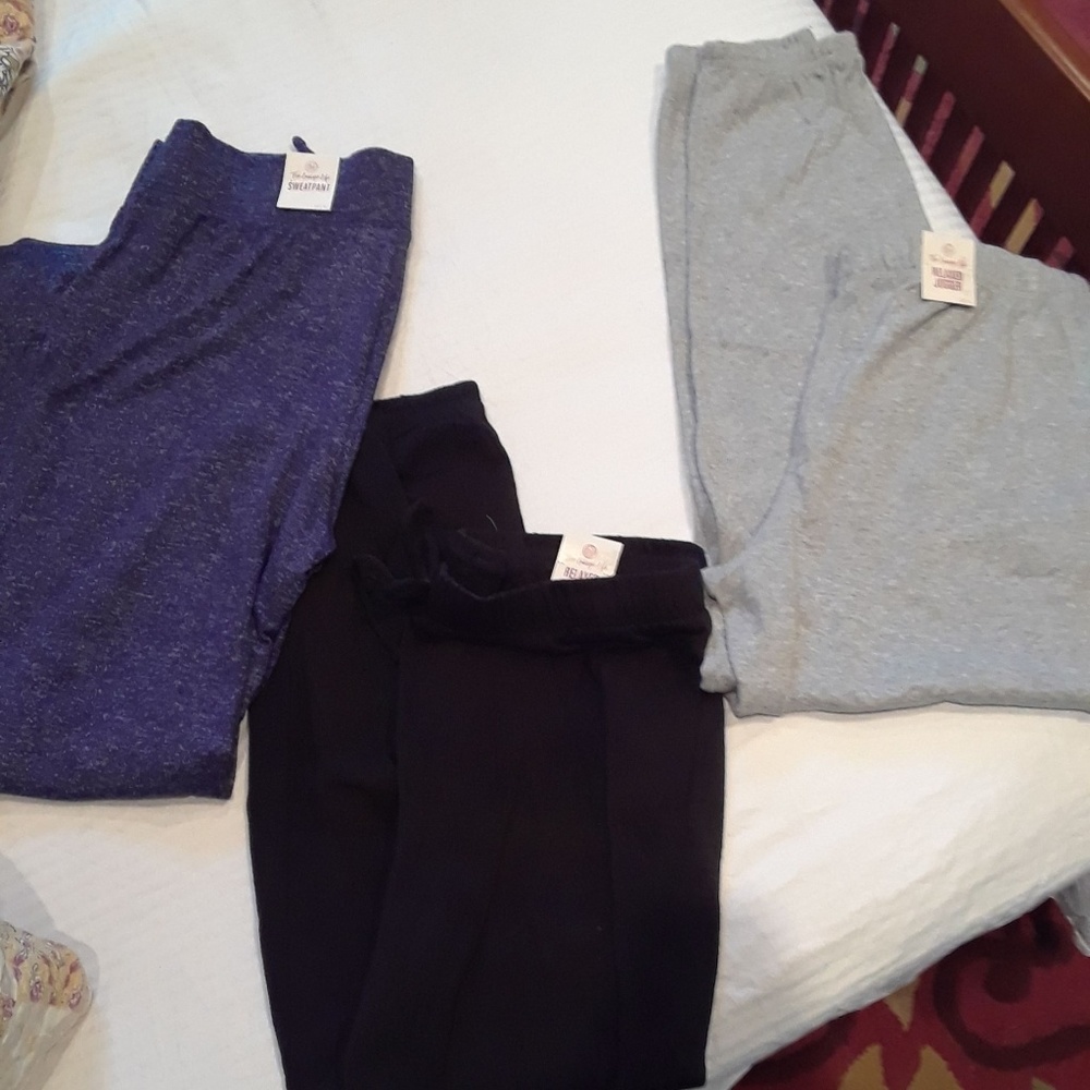 BUNDLE 3 RELAXED JOGGERS/SWEATS